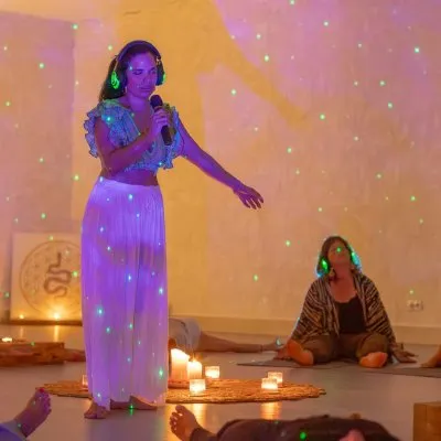 Breathwork-Session mit Kopfhörern & neuroaktiver Musik