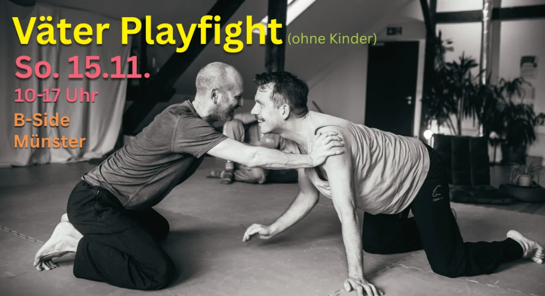 Väter Playfight (findet ohne Kinder statt)