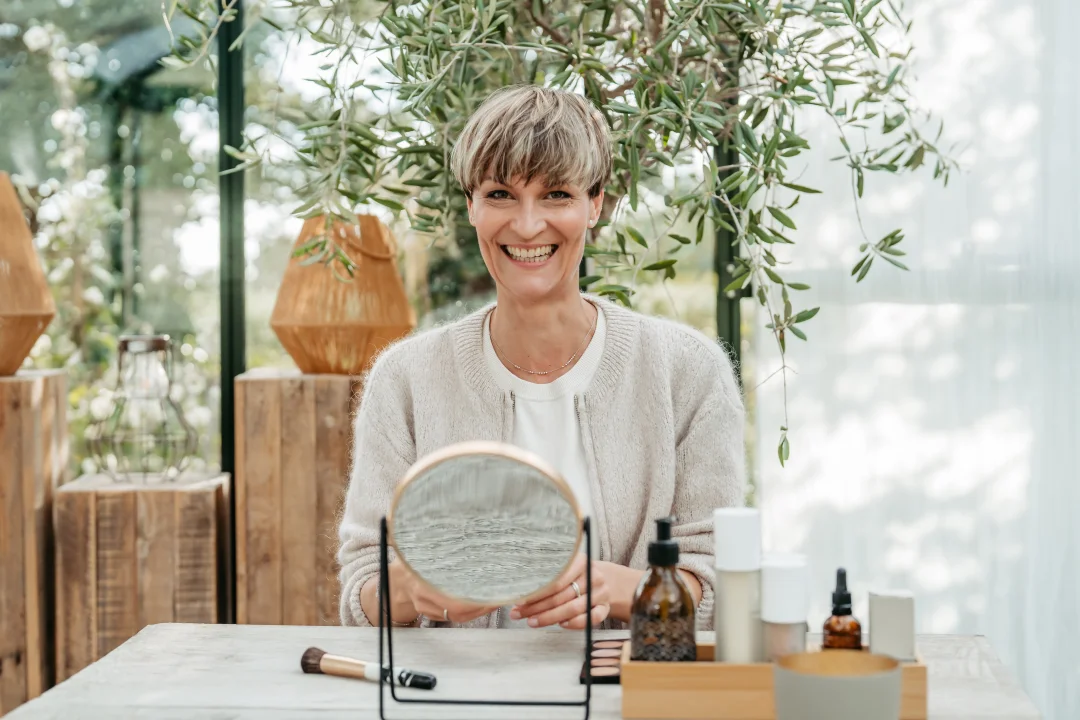Babett Bartelt - Mindful Beauty Coach & Face Yoga Trainerin
